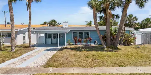 13 ESSEX DRIVE