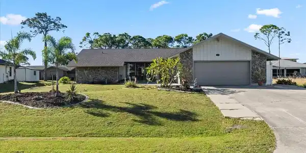 1041 SCHOONER LANE