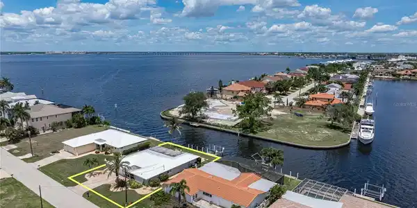 2211 PALM TREE DRIVE