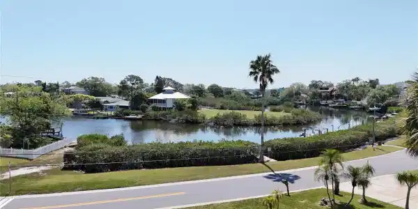 231 LAGOON DRIVE