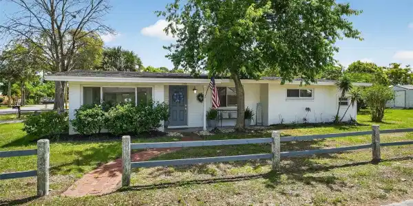 116 WOODLEY AVENUE