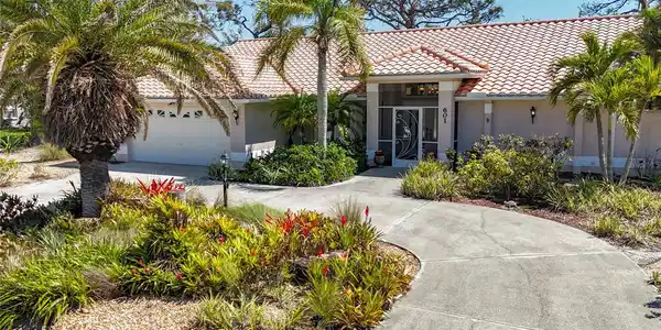601 PINENEEDLE LANE