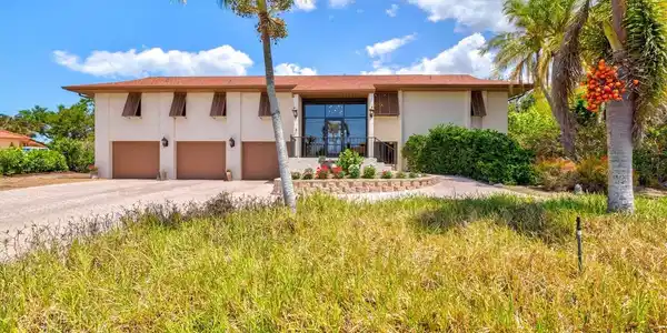 424 CEZANNE DRIVE