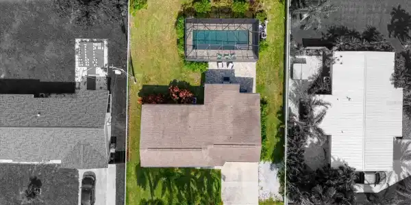 521 LIVE OAK STREET