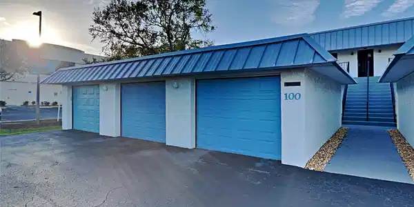205 BANANA RIVER