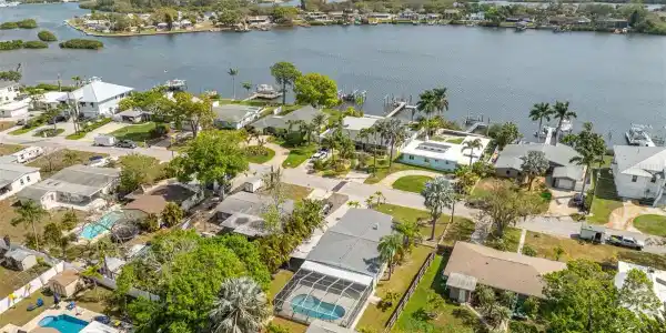 711 BAYSHORE DRIVE