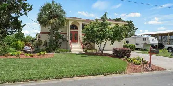 3212 HIBISCUS DRIVE