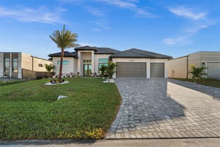 109 SW 37TH PLACE