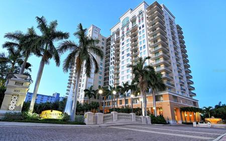 800 N TAMIAMI TRAIL