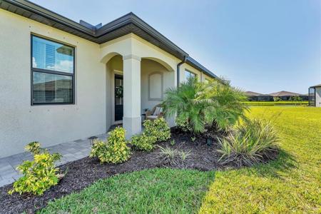 2049 BONITO WAY