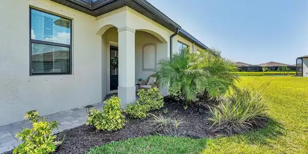 2049 BONITO WAY