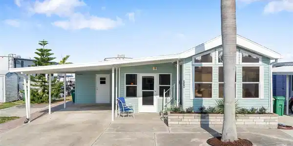1475 FLAMINGO DRIVE