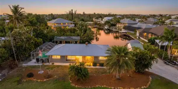 2740 SANIBEL BOULEVARD