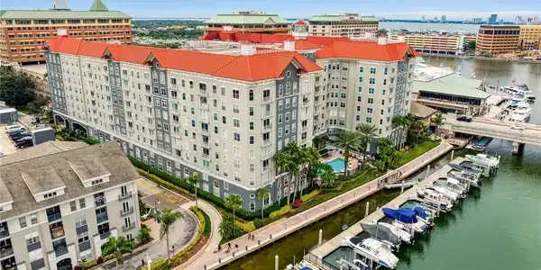 700 S HARBOUR ISLAND BOULEVARD
