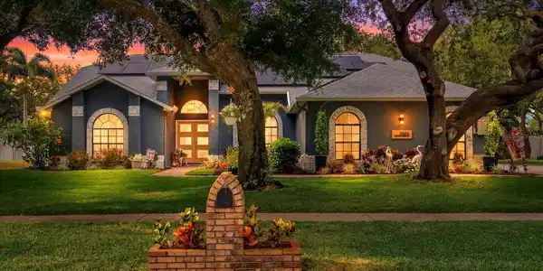 8806 CROSSWOOD COURT