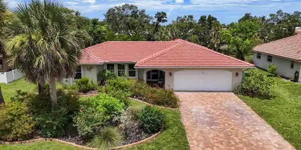 395 W ROSSETTI DRIVE