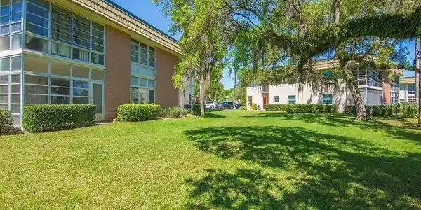 7 VISTA GARDENS TRAIL