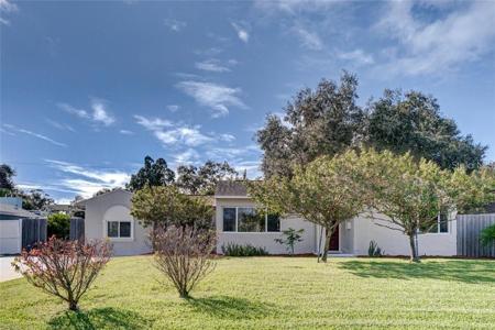 910 ROBINSON DRIVE N