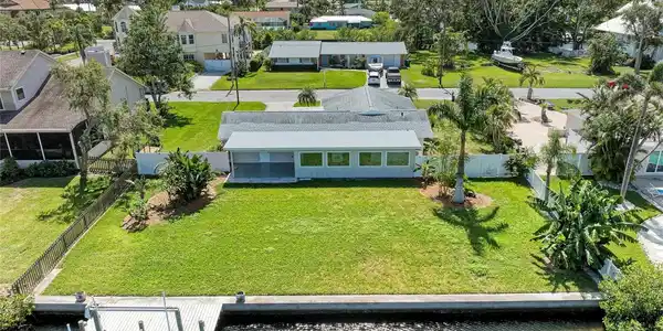 4412 DOLPHIN LANE