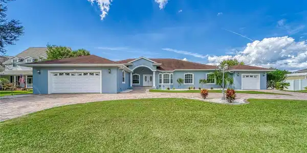 416 ISLAND CAY WAY