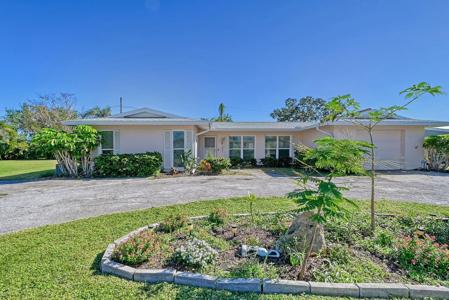 2488 BREAKWATER CIRCLE