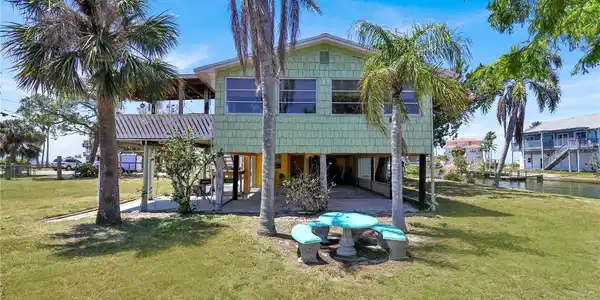 6400 DRIFTWOOD DRIVE