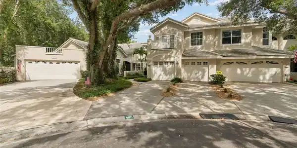 460 DATE PALM COURT NE