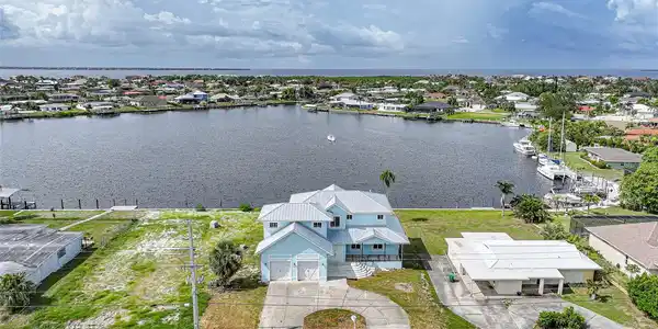 21519 EDGEWATER DRIVE