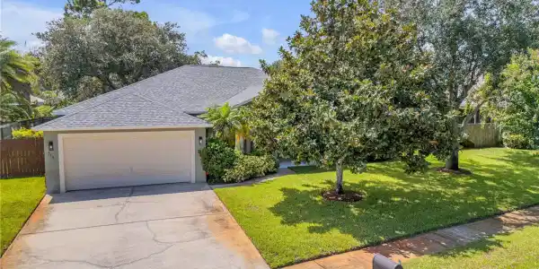 530 BELLA VISTA DRIVE