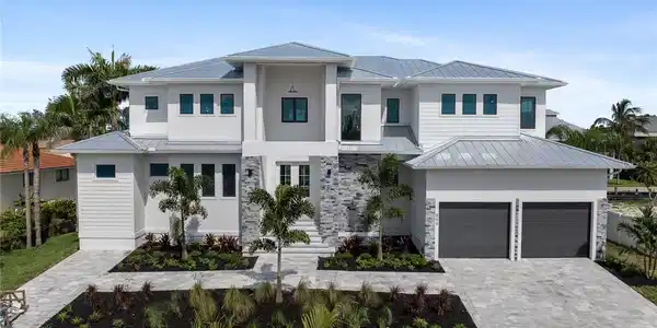 569 BAYVIEW DRIVE