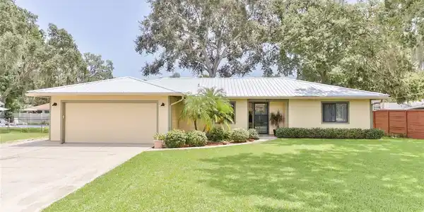 1409 ROYAL PALM