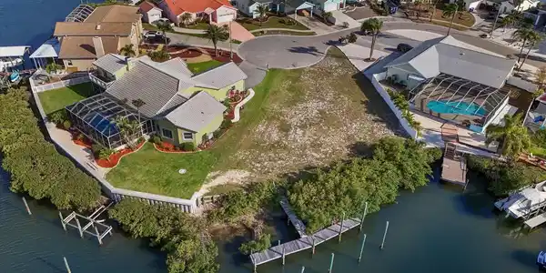 6646 DOLPHIN COVE DRIVE