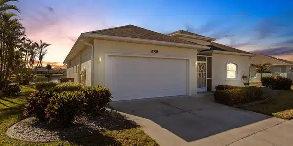 658 BARNACLE COURT