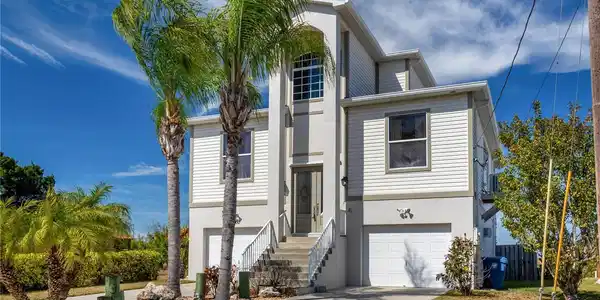 5100 CEDARBROOK LANE
