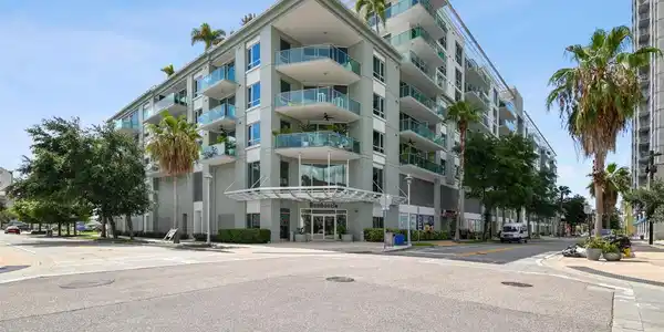 912 CHANNELSIDE DRIVE