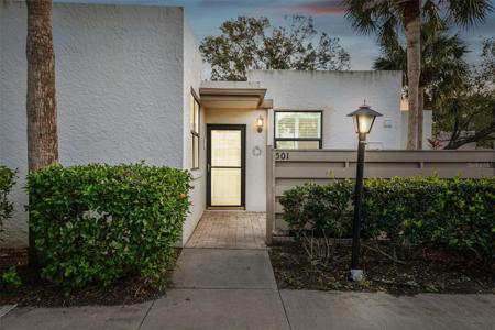 501 LAKESIDE DR