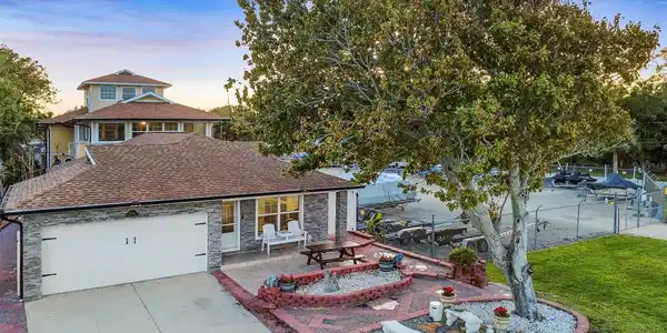 5414 RIVERSIDE DRIVE