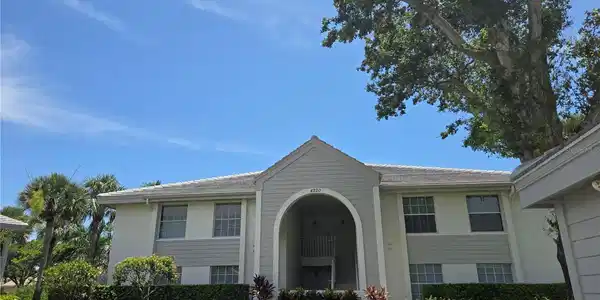 4220 LAKE FOREST DRIVE