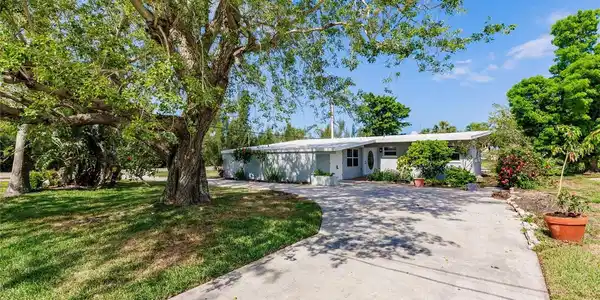 3129 BUTTONWOOD PLACE