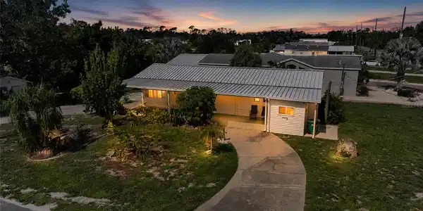 1230 SEAHORSE LANE