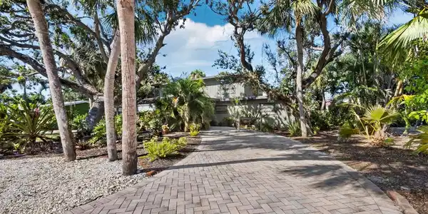 5451 SHADOW LAWN DRIVE
