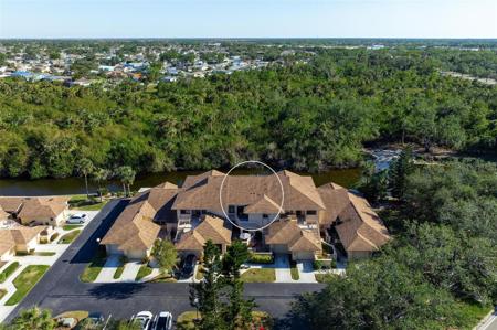 2078 OAKRIDGE CIRCLE