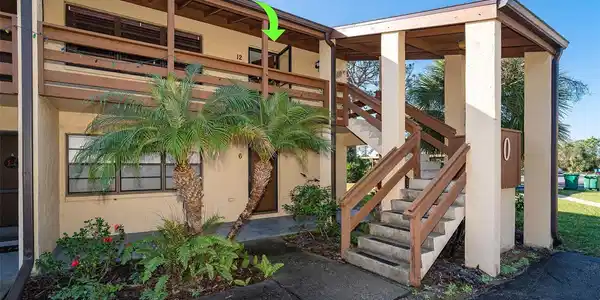 10 QUAILS RUN BOULEVARD