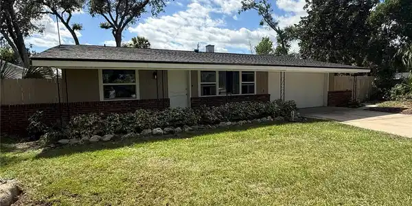 922 PARKWOOD DRIVE