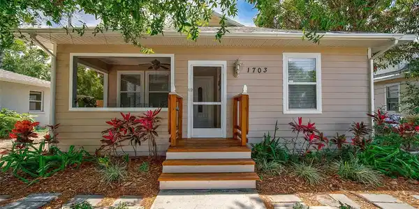 1703 BALLARD PARK