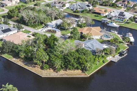 3 COTTAGEGATE COURT