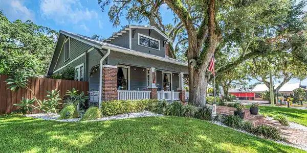 1005 MAIN ST STREET