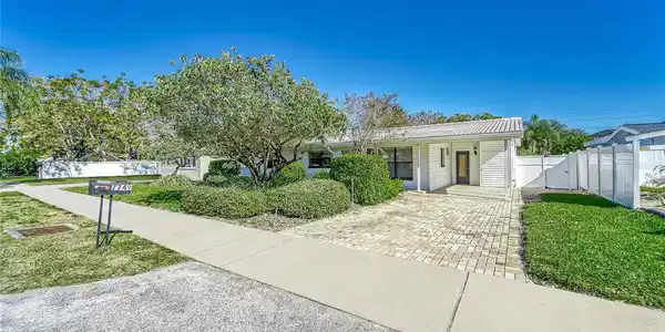 7749 RIDGE ROAD