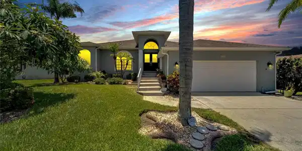 6337 COTTONWOOD LANE