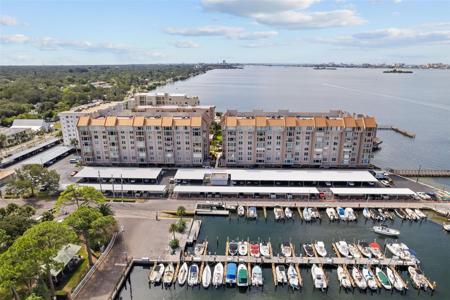 632 EDGEWATER DRIVE